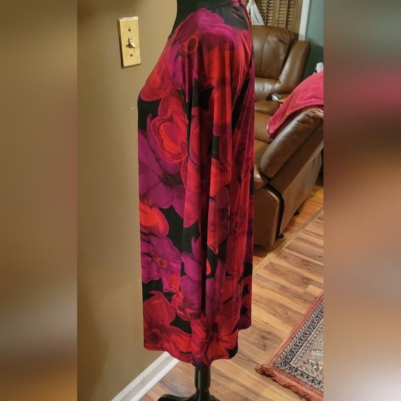 MSK Knee Length Bell Sleeve Floral Dress - Picture 4 of 8